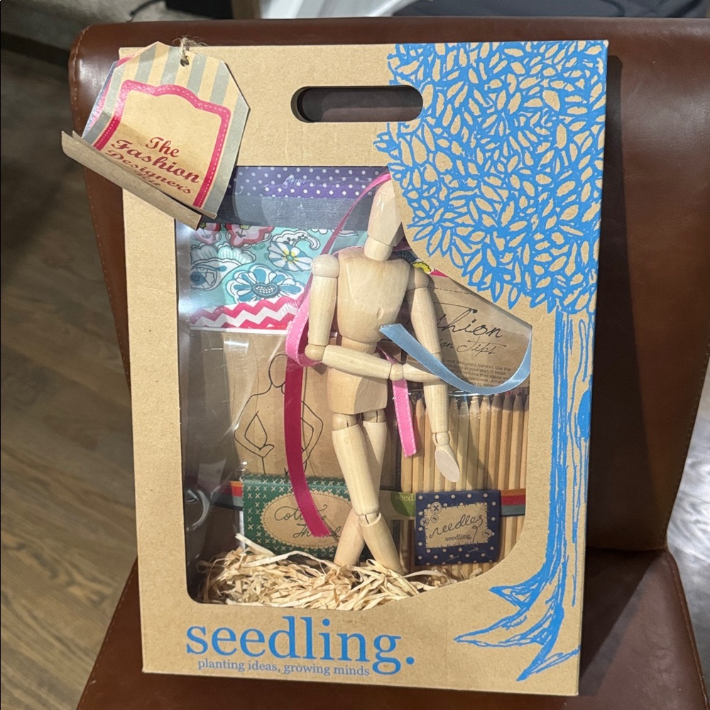 KIds Fashion designers Kit new in packaging brand Seedling